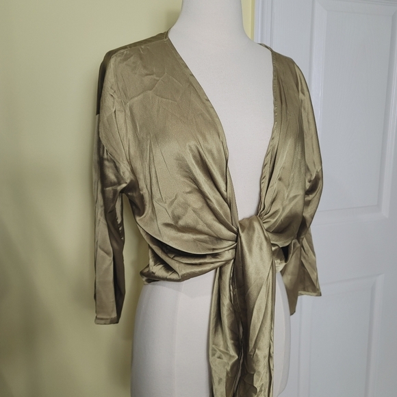 Urban Outfitters Nicole Olive Satin Tie-Front Crop Top - Picture 4 of 10